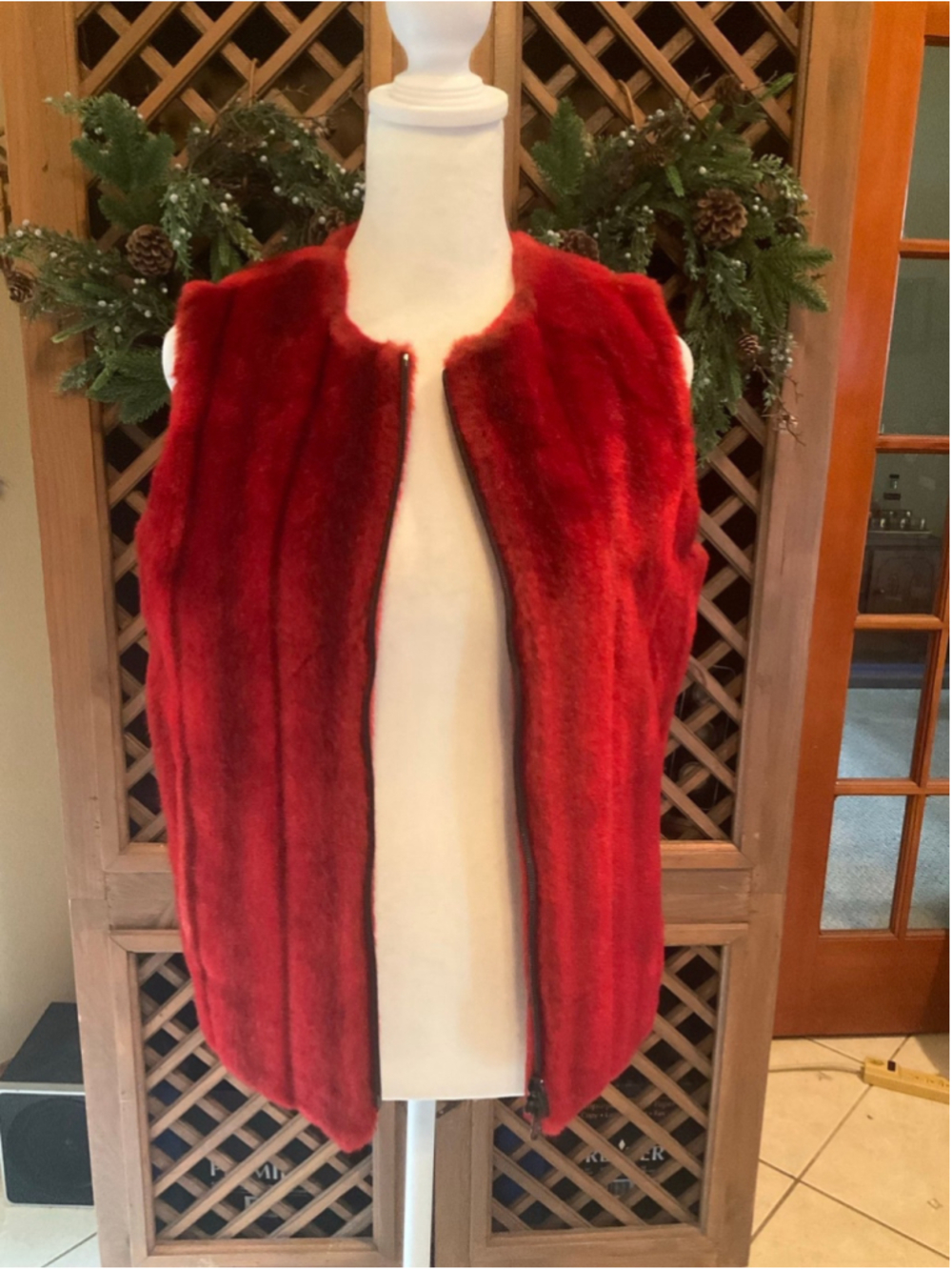 La Maison De La Fausse Fourrure Red faux fur vest medium boho France